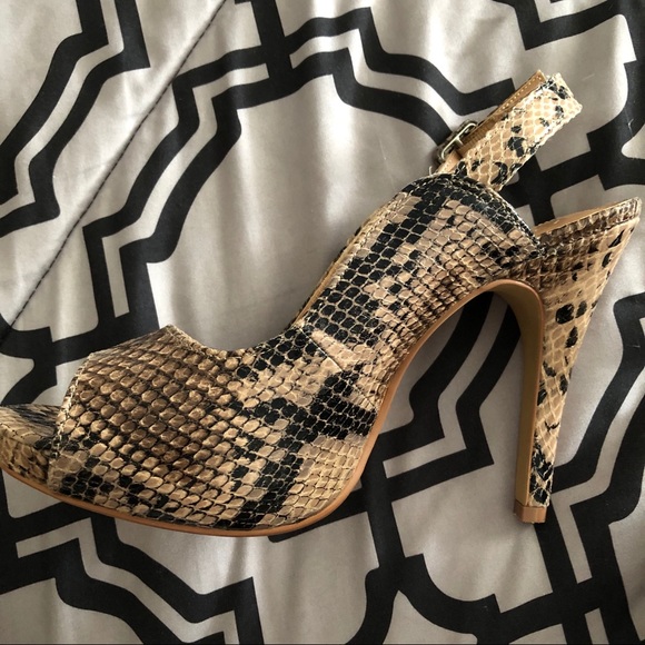 Snake print peep toe heels - Picture 2 of 9